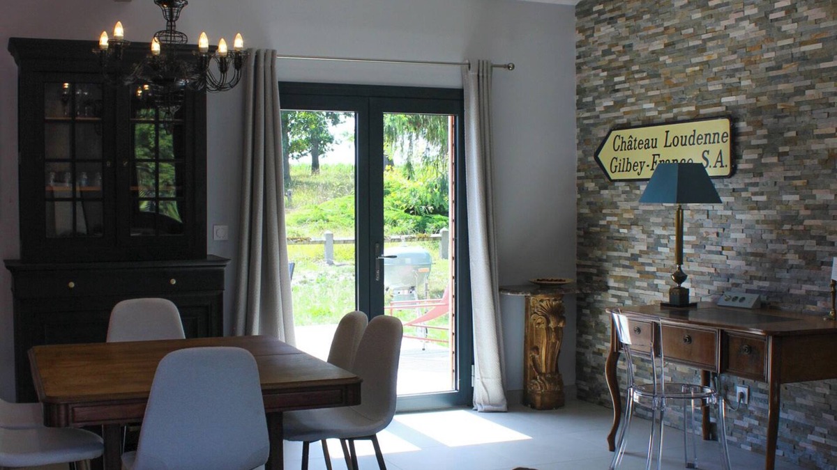 Saint-Yzans-de-Medoc Cottage | Maison au cœur du vignoble - cottage in the Médoc between vineyards and estuary.