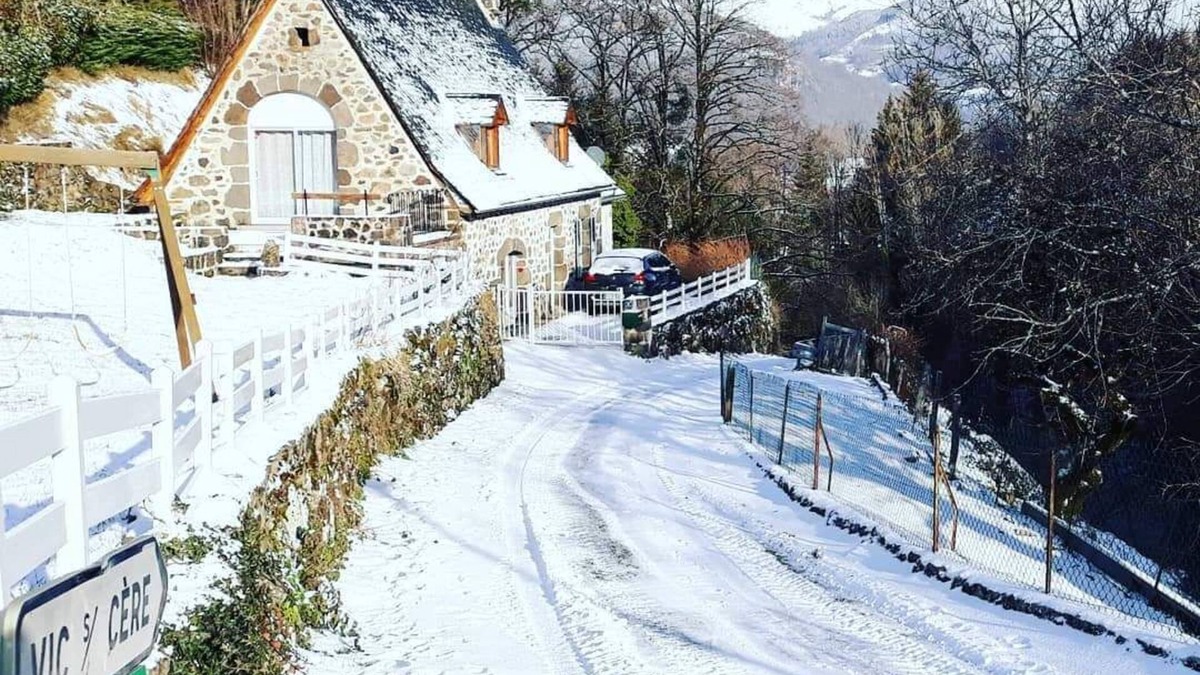 Vic-sur-Cere House | Maison Auvergnate, Cosy Avec Cheminée