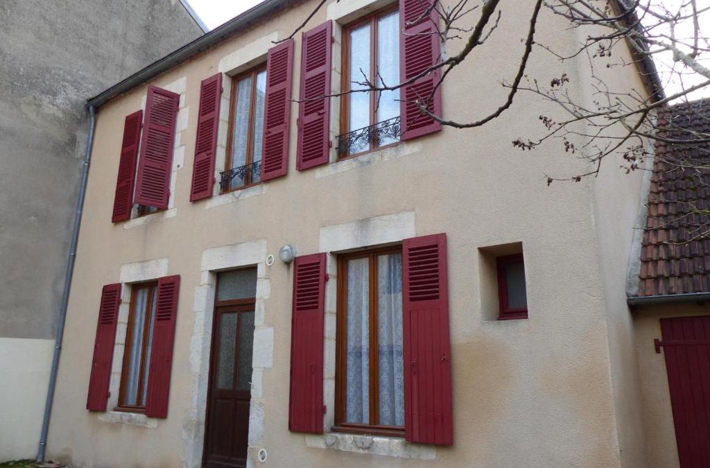 Saint-Germain-des-Fosses House | Maison avec Cour, 4 Chambres, Parking, Proche Commerces et Loisirs à 8km de Vichy - FR-1-489-248