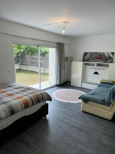 Bron Villa | Maison avec Jardin Bron Centre Proche EUREXPO