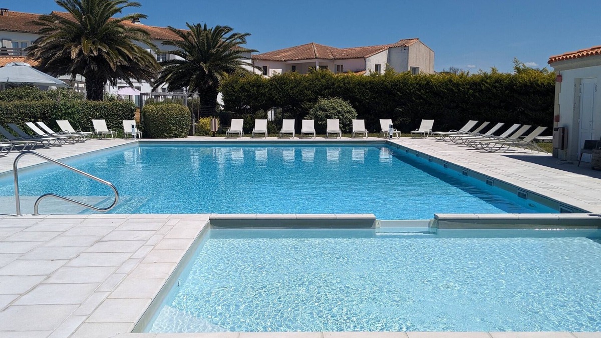 Ars-en-Re House | Maison Avec Jardin, Piscine Dans Résidence, à 200m de L'océan