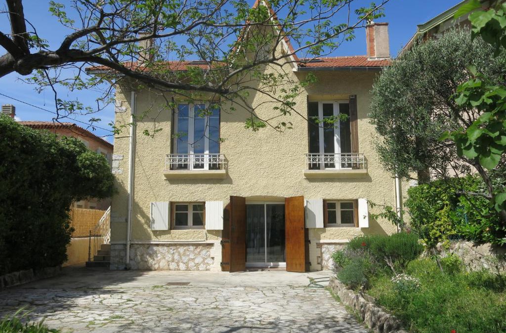 Montolivet Villa | Maison avec jardin sur une colline