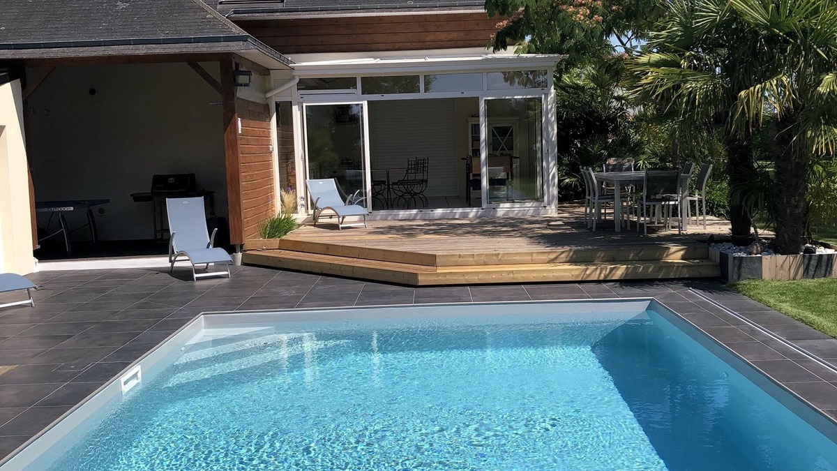 Surzur House | Maison Avec Piscine Chauffée, Grand Jardin Paysagé