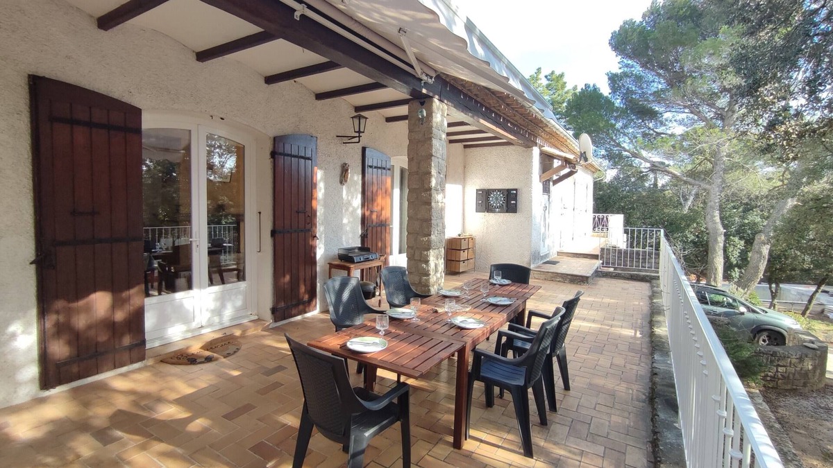 Uchaux House | Maison Avec Piscine Chauffée et Grand Parc Clôturé