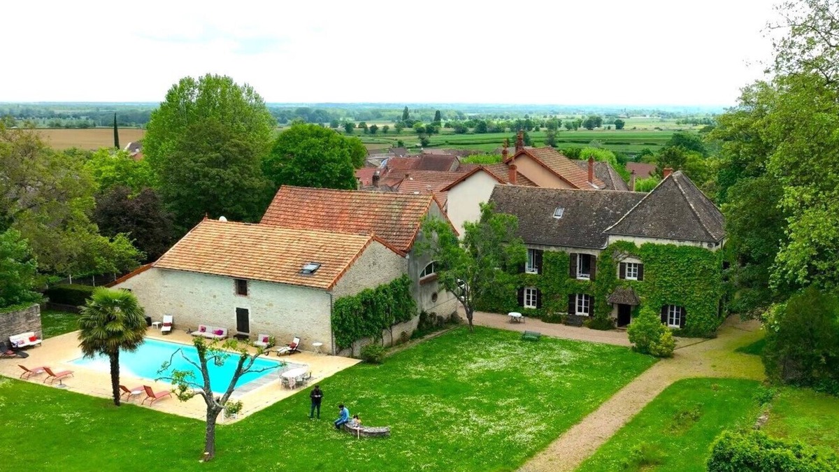 Jugy House | Maison Bourguignonne Entièrement Rénovée Les Charmes