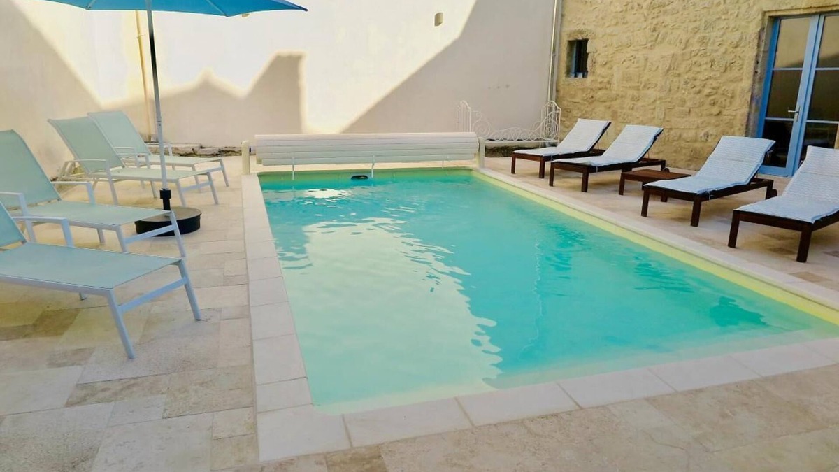 Saint-Genies-de-Fontedit House | Maison Chateau Courtyard - St Genies De Fontedit, Languedoc Roussillon