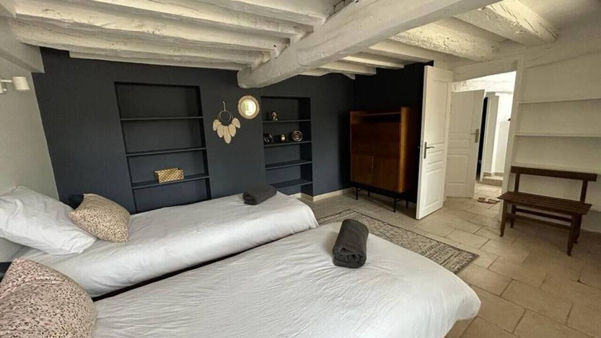 Vernon House | Maison Calme - Climatisée / 4 Chambres / Jardin