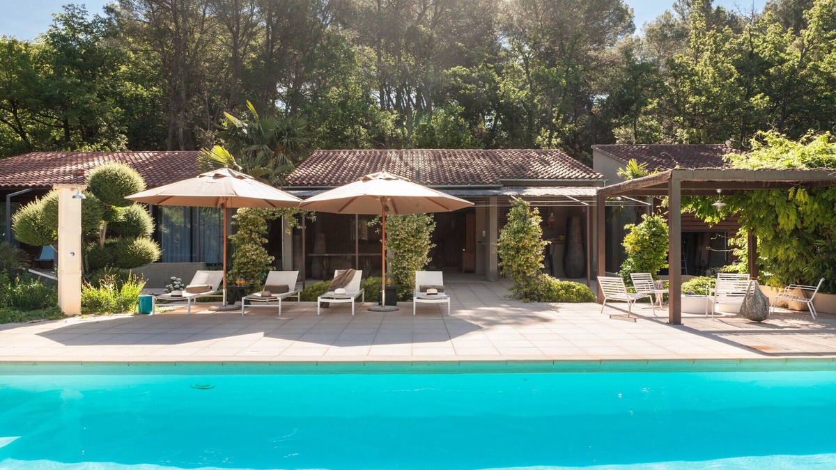 Pernes-les-Fontaines Villa | MAISON CAROLINE - LUXURY VILLA + HEATED POOL + CONCIERGE SERVICE
