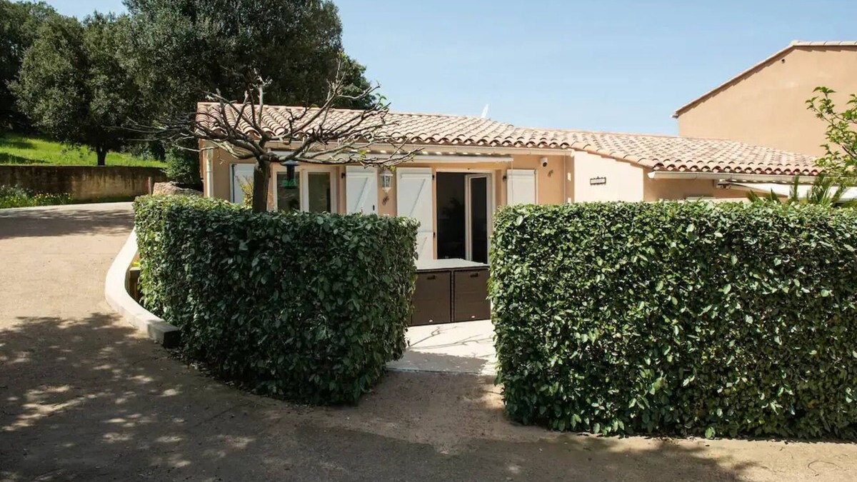 Piana House | Maison Chaleureuse à Piana 20115 Corse du Sud/4 Personnes