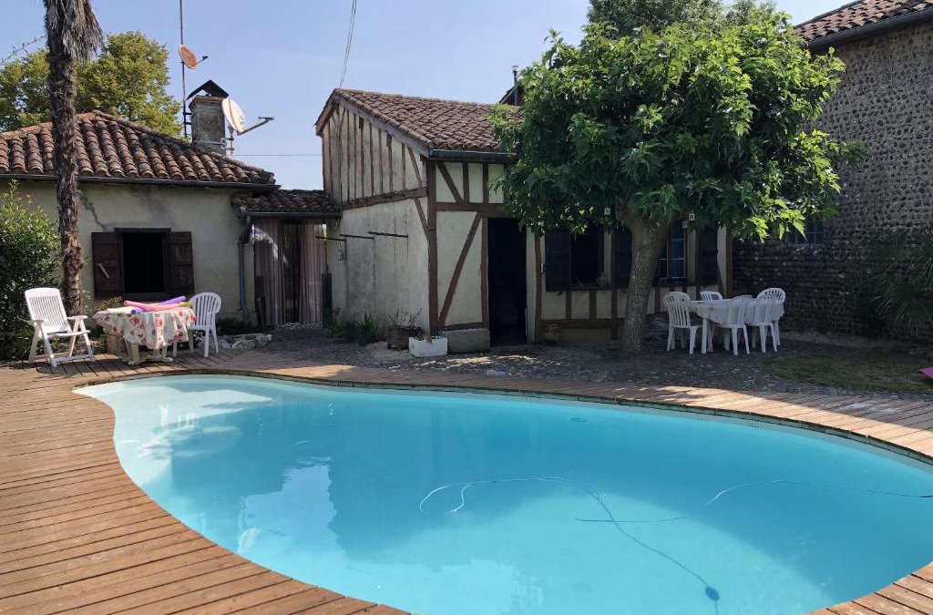 Gee-Riviere House | Maison chaleureuse avec piscine partagee a Gee Riviere 55 m²