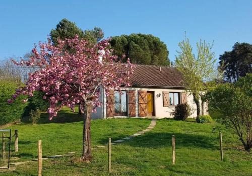 Seigy House | Maison charmante à Seigy, vue sur jardin, accepte animaux.
