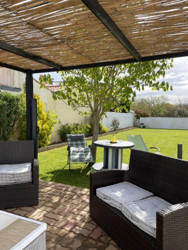 Saint-Pierre-d'Oleron House | Maison confort & jardin à Saint-Pierre-d'Oléron