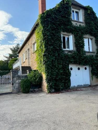 Bozouls House | Maison confortable près de Bozouls avec jardin