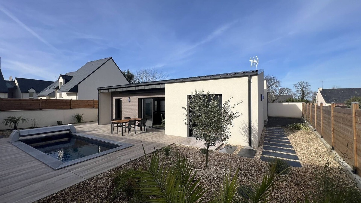 Dol-de-Bretagne House | Maison Contemporaine Avec Piscine Pour un Séjour Paradisiaque en Famille
