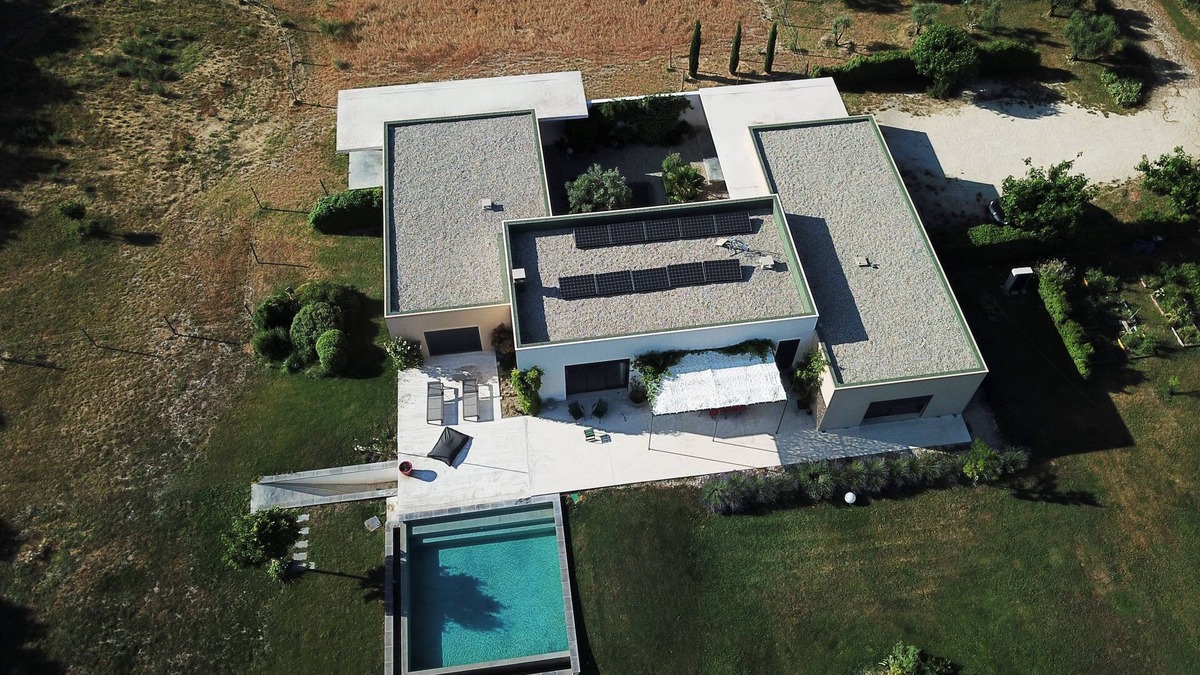 Visan House | Maison Contemporaine au Milieu des Chênes Truffiers, Drome Provençale Visan