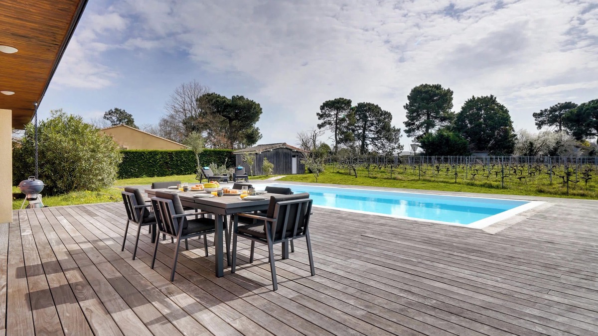 Camblanes-et-Meynac Villa | Maison d'architecte, piscine, au coeur des vignes.