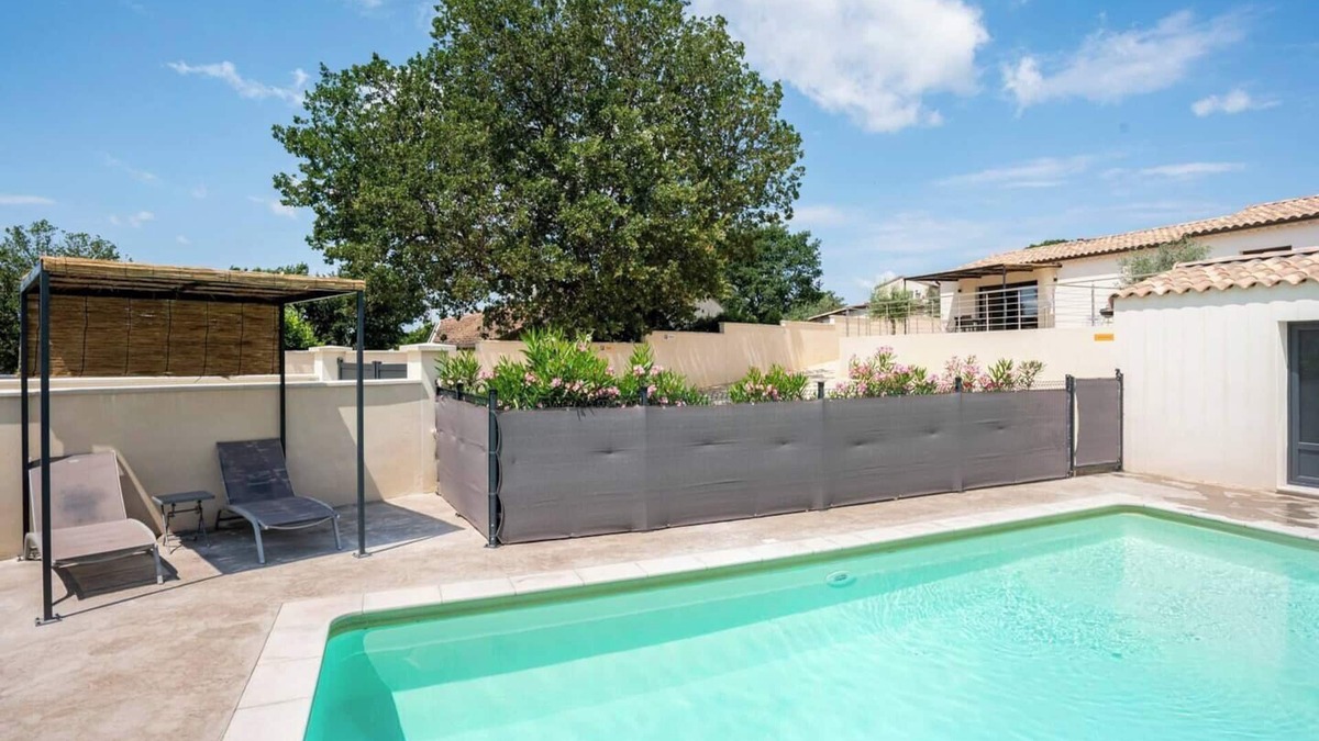 Saint-Martin-d'Ardeche House | Maison del Rubio,4 Personnes Avec Piscine Commune a Deux Logements