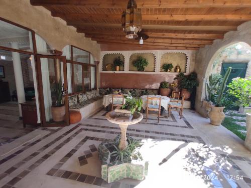 Boukhalef House | Maison d'hotes