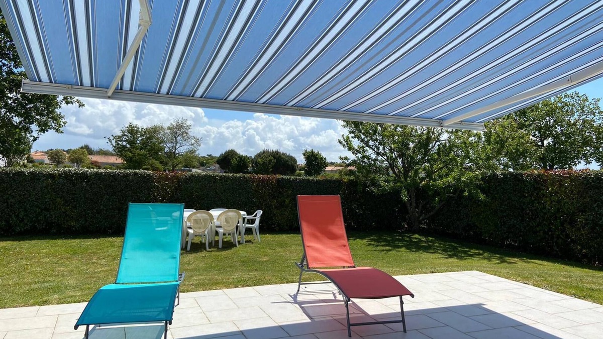Brem Sur Mer House | Maison de 3 Chambres en Vendée Près des Commerces et des Plages