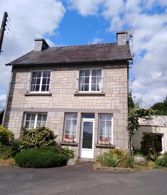 Belle-Isle-en-Terre House | maison de campagne en bordure de forêt