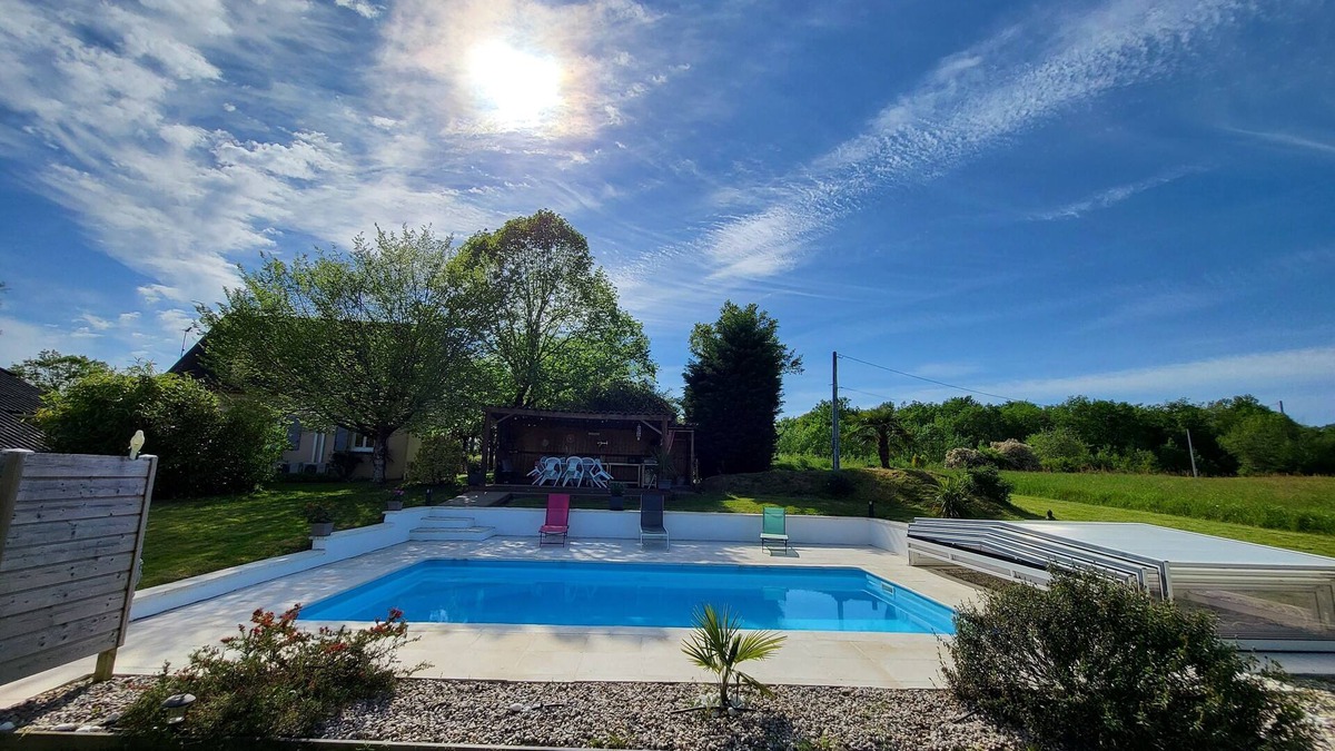 Rives House | Maison de Campagne Avec Piscine