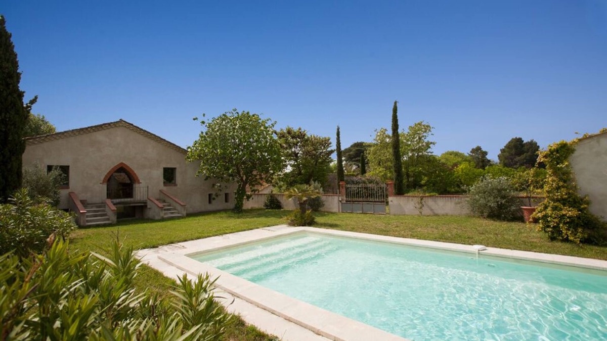 Montady House | Maison de Caractère Avec Piscine et Jardin Privatif Clos Dans Domaine
