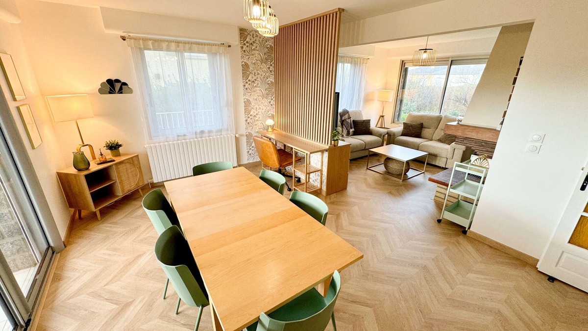 Normandy Landing Beaches House | Maison de Charme Sea View - JUNO BEACH, 30 meters from the beach!
