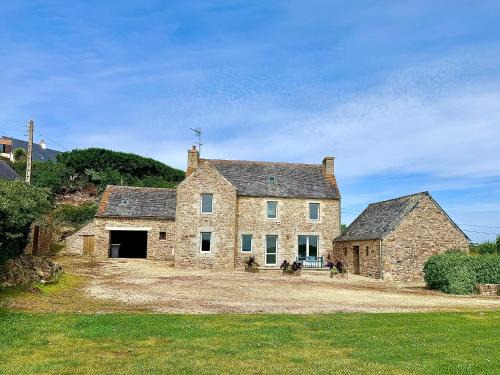 Saint-Pol-de-Leon House | Maison de charme en pierre Accès plage et GR34 immédiat