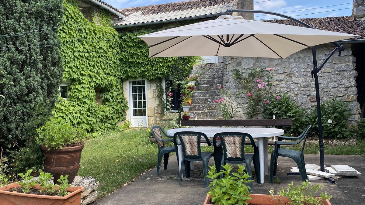Lavoux Bed & Breakfast | Maison de Charme à la Campagne