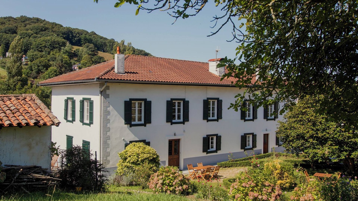 Hasparren House | Maison de Charme Avec Grand Jardin au Coeur du Pays Basque
