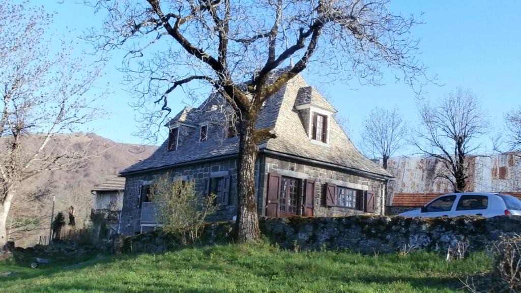 Lascelle House | Maison de charme dans le Parc des Volcans d'Auvergne avec terrasse