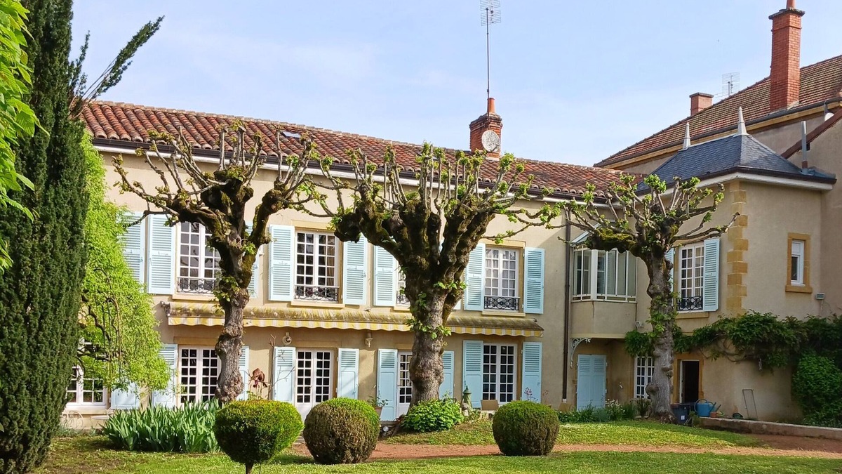 Charlieu House | Maison de Charme