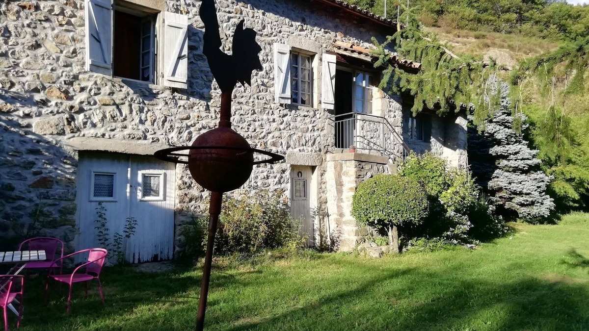 Valgorge House | Maison de Famille Dans Parc de Verdure