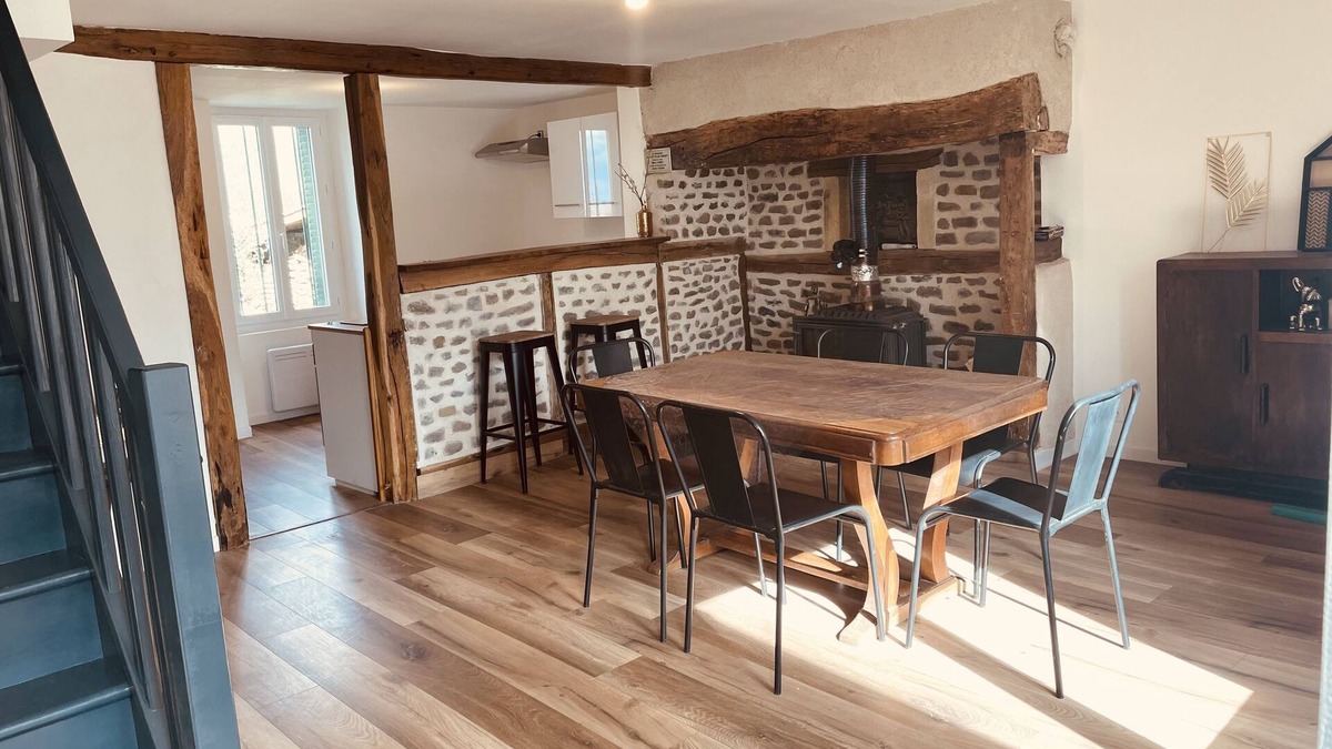 Saint-Santin-Cantales House | Maison de Bourg Cantalienne