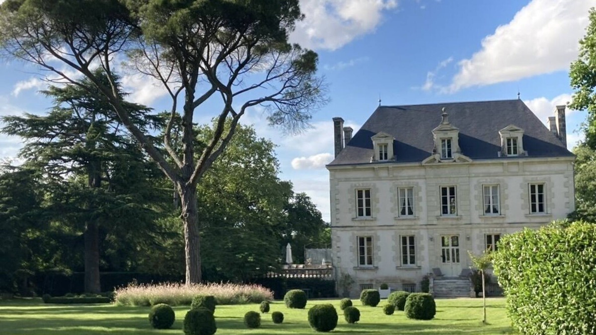 Vouille House | Maison de Maître 19ème Siècle Dans Village Calme à 15km de Poitiers