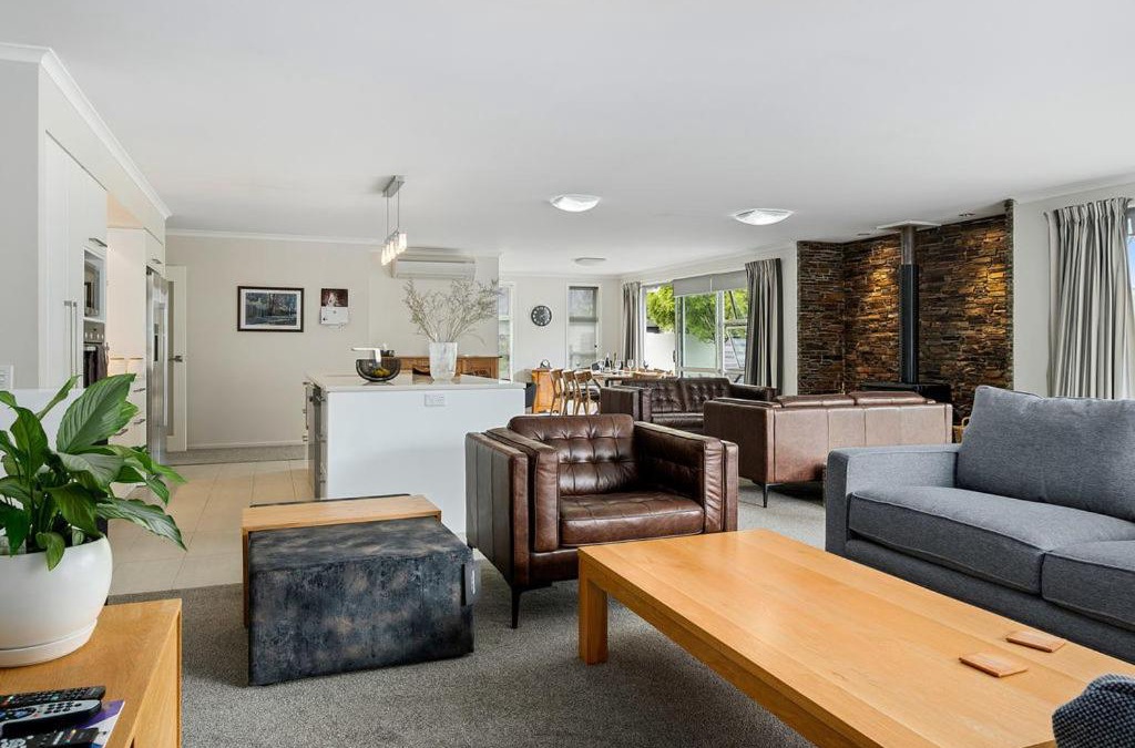 Lake Hawea House | Maison de Maude - Lake Hawea Holiday Home