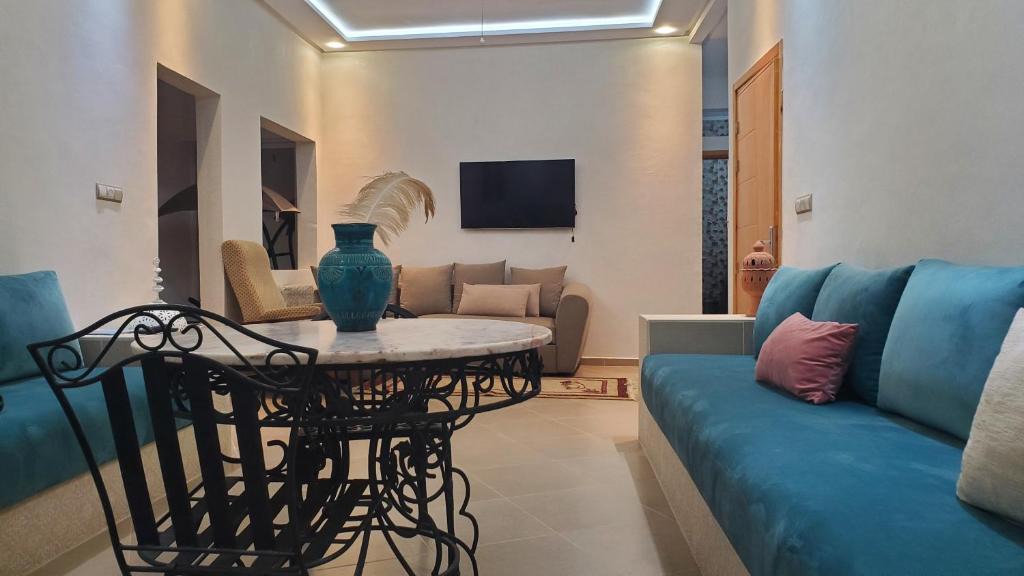 Aghroude Apartment | maison de soleil