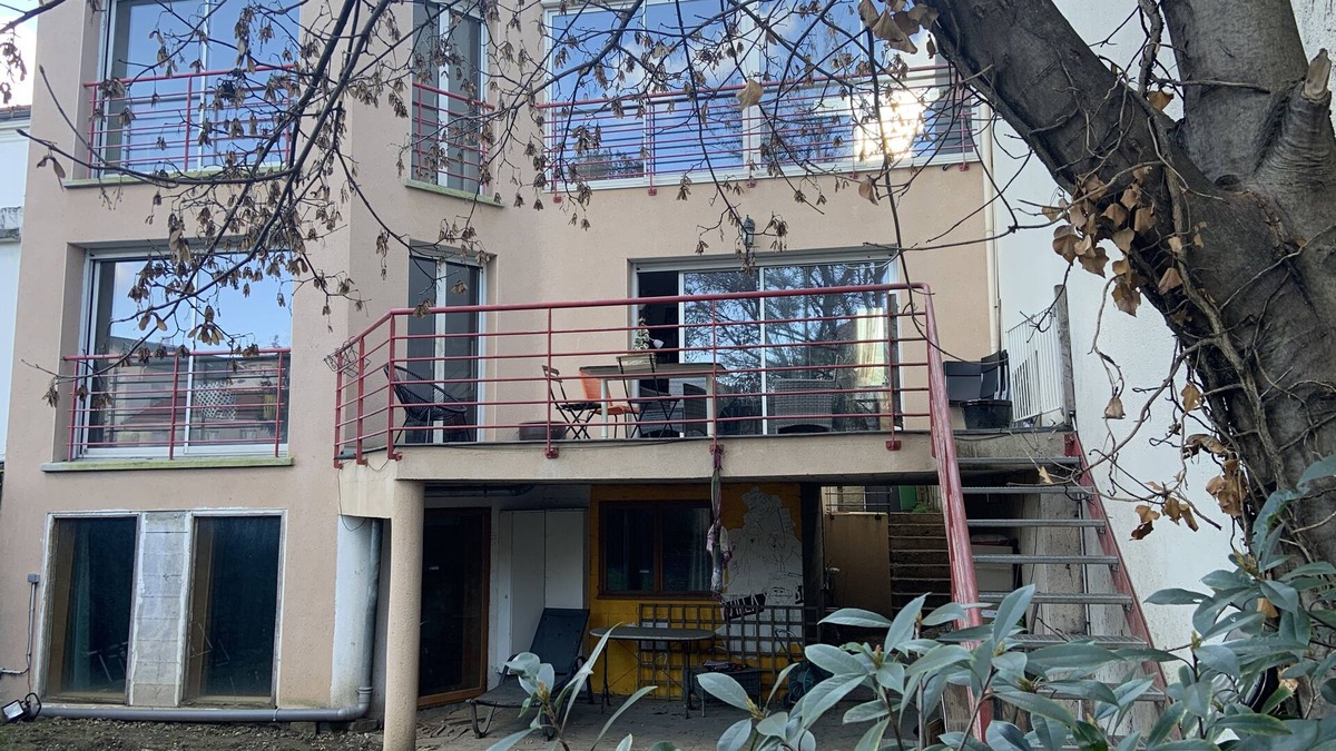 Alfortville House | Maison de Trois Étages Avec Jardin Pour 10 Personnes à une Station de Paris !