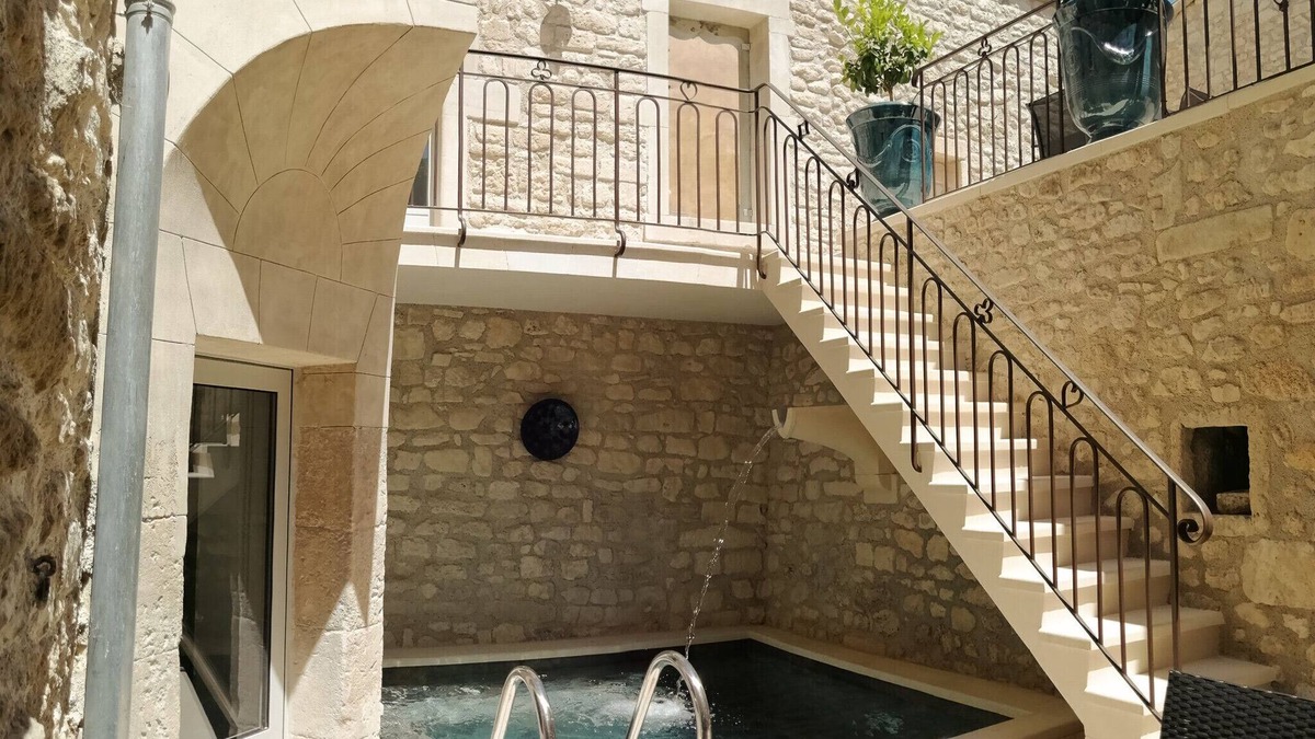 Saint-Restitut Ski Chalet | Maison de village, avec piscine, Saint-Restitut