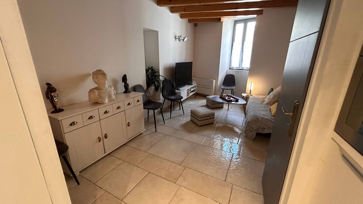 Adissan House | Maison de Village. Calme et Reposant,idéal Pour les Famille !