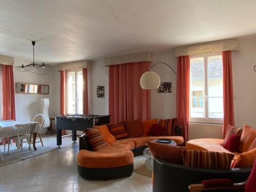 Cernoy-en-Berry Villa | Maison de village