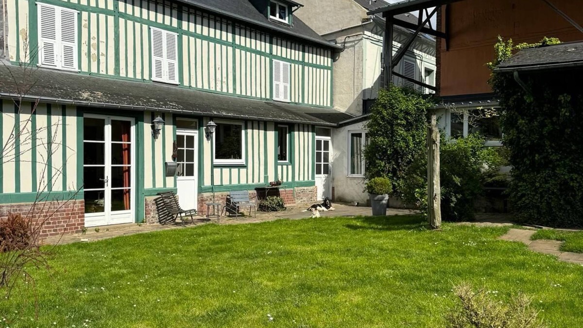 Luneray House | Maison de Ville Plein Centre Luneray