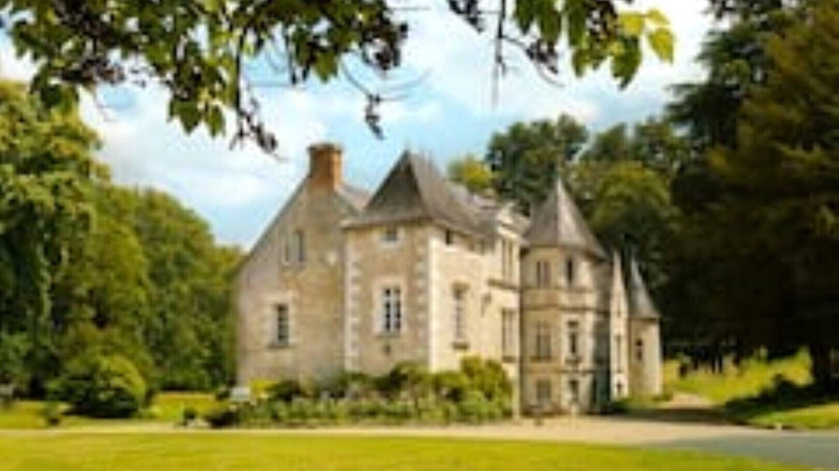 Ballan-Mire House | Maison du Bois at the Commandery of Ballan