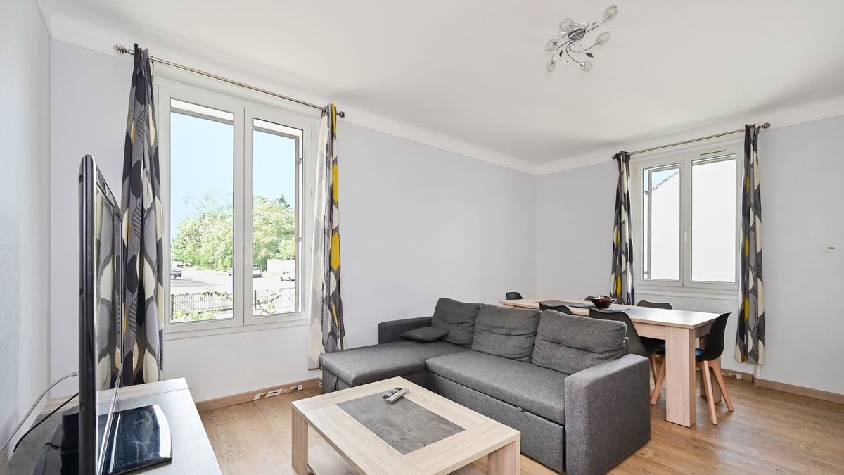 Sully-sur-Loire House | Maison du Chemin de Fer
