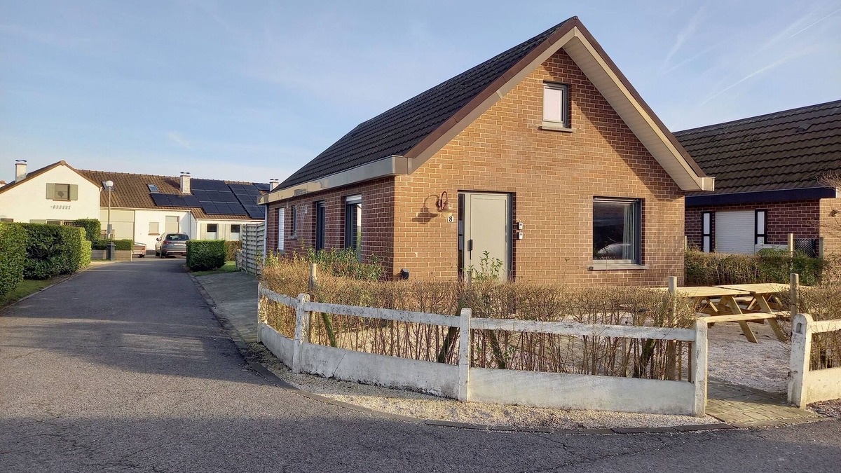 Koksijde House | Maison du Coeur, Gezellig en Knus Huisje in Rustige Wijk op 2 km van het Strand