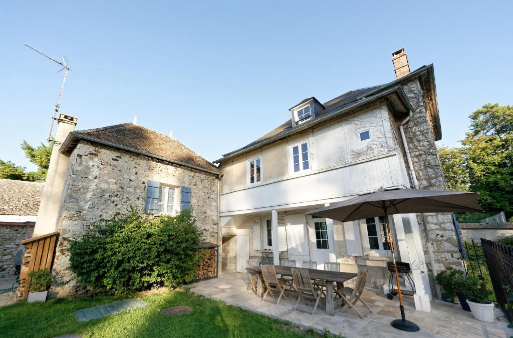 Pressagny-lʼOrgeuilleux Villa | Maison du Passeur du XVIII siècle, classée, Authenticité et Confort avec Jardin et SPA, proche Giverny, 1 heure de Paris