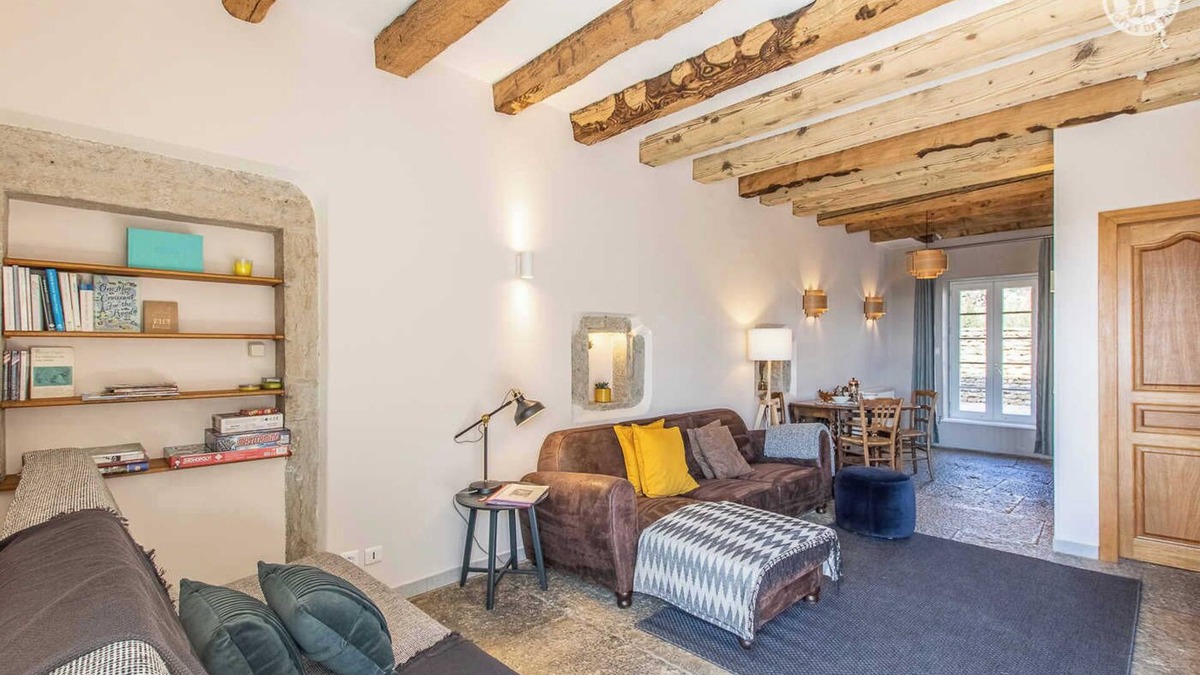Saint-Sernin-du-Plain House | Maison du Mont Rome - Saint Sernin DU Plain