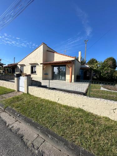 Semussac House | maison du phare