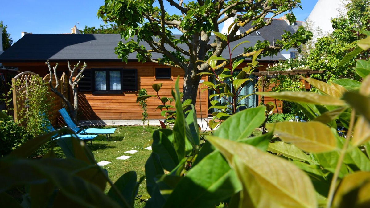 Plobannalec-Lesconil House | Maison en Bois de Plein Pied, au Calme Avec Jardin Fleuri Privatif de 300 m2