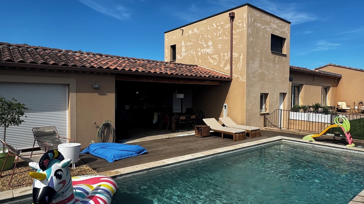 Camaret-sur-Aigues House | Maison Familiale Contemporaine à 10 min d Orange